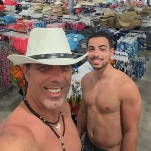 Meet your Posher, Vincent